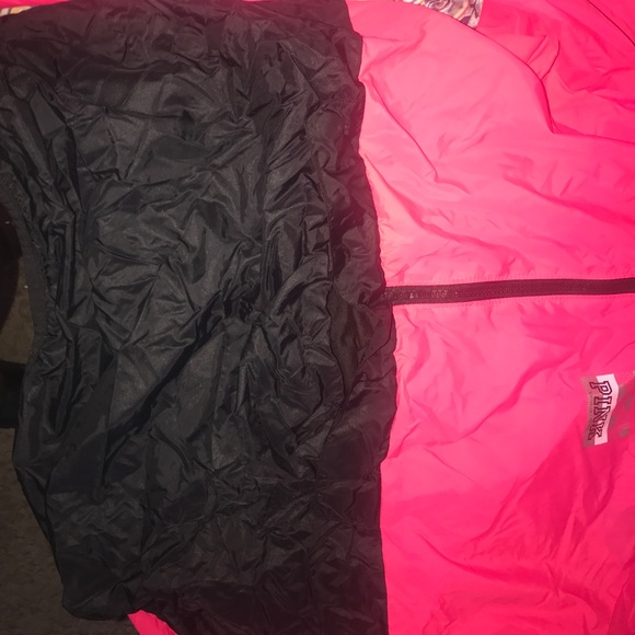 VS Pink rain jacket - Picture 7 of 7